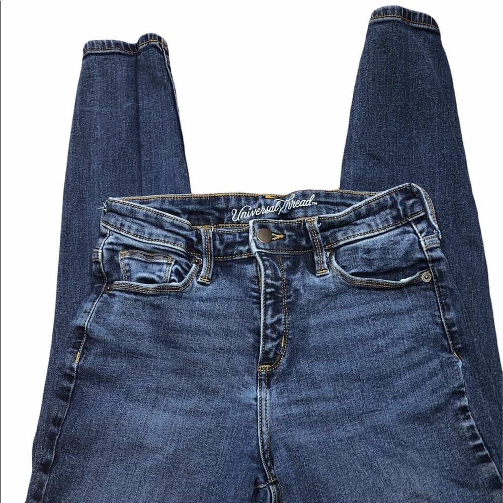 UNIVERSAL THREAD size 4/27 high rise skinny jeans
